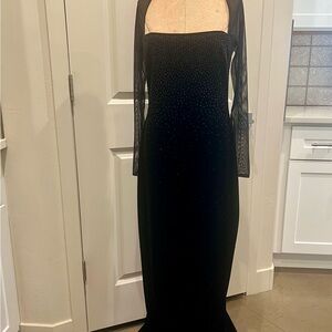 Tadashi Shoji Black Stretch Velvet Beaded Illusion Long Sleeve Gown size L